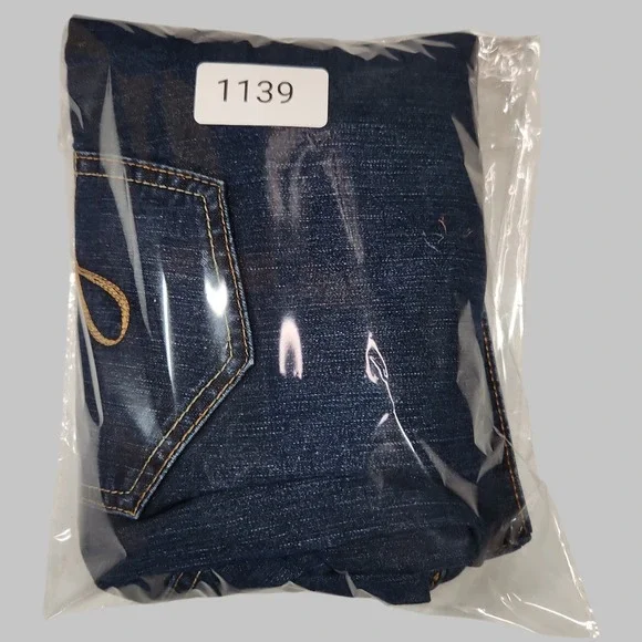 Jordache Capri Jeans - Womens Size 12 - Blue - Skinny Crop - Distressed - Picture 9 of 9